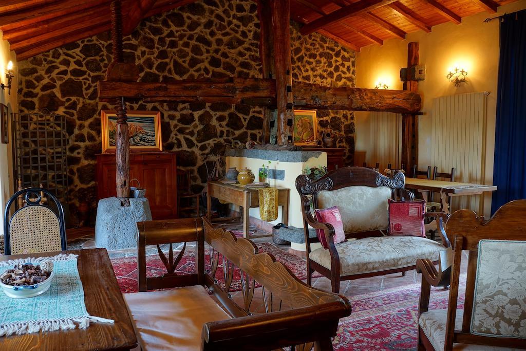 Bed And Breakfast Il Glicine Piedimonte Etneo Ngoại thất bức ảnh